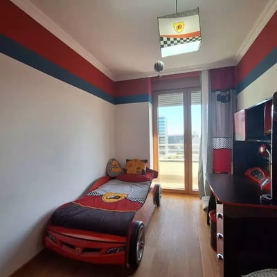 Long-term rental 4-room apartment 105 m² in New Belgrade district, Belgrade, Serbia