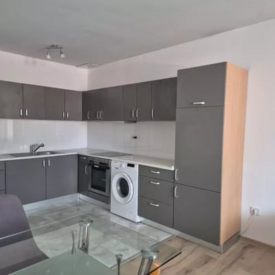 Location longue durée appartement 3 pièces, quartier Kolhozen Pazar, Varna, Bulgarie