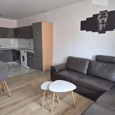 Location longue durée appartement 3 pièces, quartier Kolhozen Pazar, Varna, Bulgarie