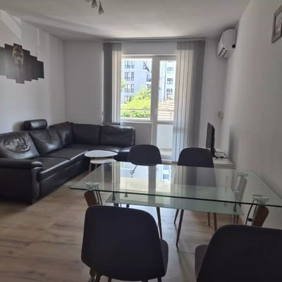 Location longue durée appartement 3 pièces, quartier Kolhozen Pazar, Varna, Bulgarie