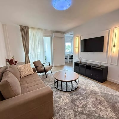 Location longue durée appartement 2 pièces, 50 m², quartier Novi Beograd, Belgrade, Serbie