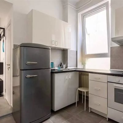 Location longue durée d’un appartement 2 pièces, 47 m², dans le centre-ville, Belgrade, Serbie