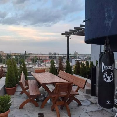 Alquiler a largo plazo de piso de 3 habitaciones, 100 m², Constanza, Rumanía