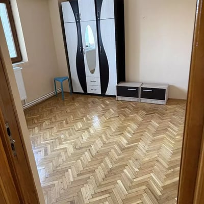 Alquiler a largo plazo de piso de 4 habitaciones, 85 m², Constanza, Rumanía