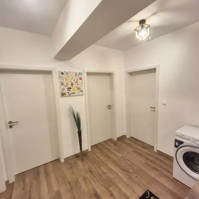 Долгосрочная аренда квартиры 2-комнатной, 52 м², Брашов, Румыния