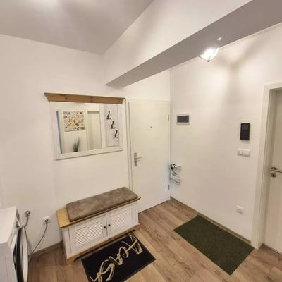 Долгосрочная аренда квартиры 2-комнатной, 52 м², Брашов, Румыния