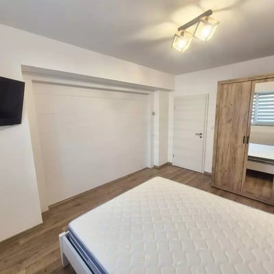 Долгосрочная аренда квартиры 2-комнатной, 52 м², Брашов, Румыния