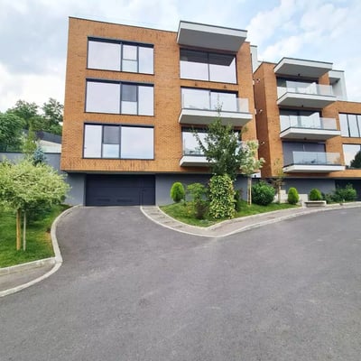 Долгосрочная аренда дуплекса с 3 спальнями, Брашов, Румыния