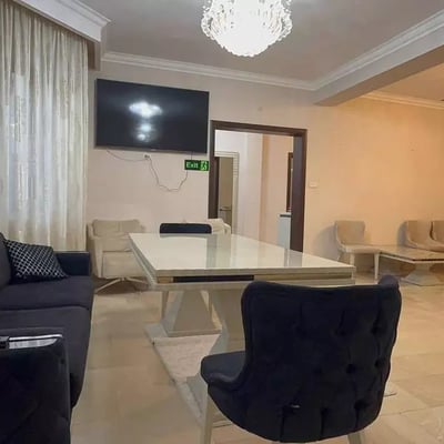 Долгосрочная аренда 4-комнатной виллы 350 м² в Констанца, Румыния