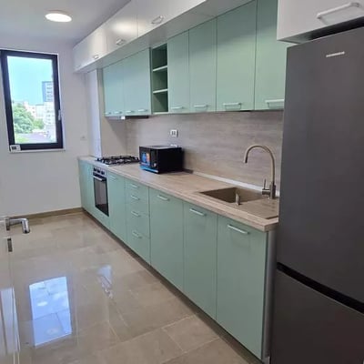 Alquiler a largo plazo de apartamento de 3 habitaciones 75 m² en Faleza Nord, Constanza, Rumanía