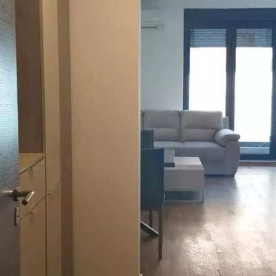 Alquiler a largo plazo de apartamento de 3 habitaciones 70 m² en Vračar, Belgrado, Serbia