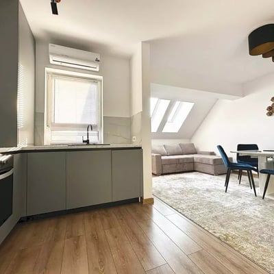 Долгосрочная аренда 3-комнатной квартиры в комплексе Maurer Villas, Брашов, Румыния