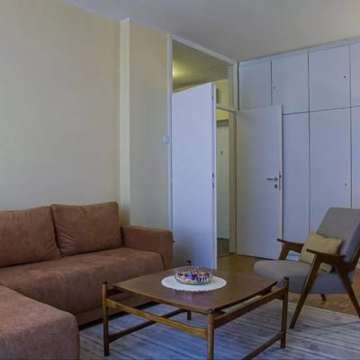 Langzeitmiete einer 3-Zimmer-Wohnung mit 70 m² im Stadtzentrum, Belgrad, Serbien