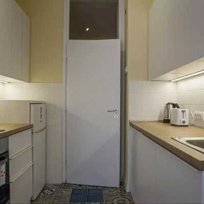 Langzeitmiete einer 3-Zimmer-Wohnung mit 70 m² im Stadtzentrum, Belgrad, Serbien