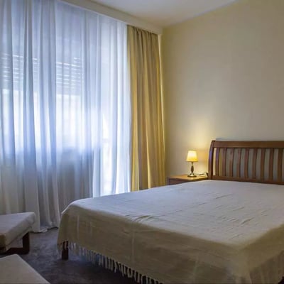 Langzeitmiete einer 3-Zimmer-Wohnung mit 70 m² im Stadtzentrum, Belgrad, Serbien