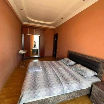 Location longue durée d’un appartement 3 pièces de 155 m² rue Chavchavadze, Batoumi, Géorgie