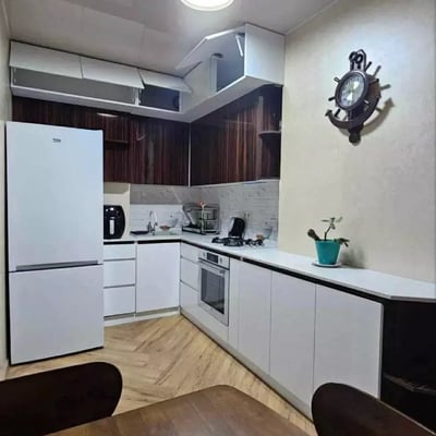 Alquiler a largo plazo de apartamento de 3 habitaciones 80 m², Batumi, Georgia