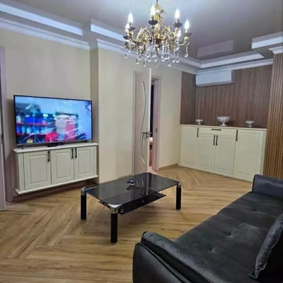 Alquiler a largo plazo de apartamento de 3 habitaciones 80 m², Batumi, Georgia