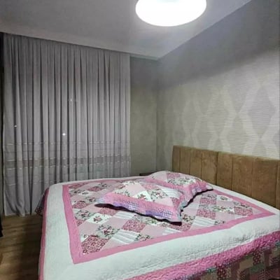 Alquiler a largo plazo de apartamento de 3 habitaciones 80 m², Batumi, Georgia
