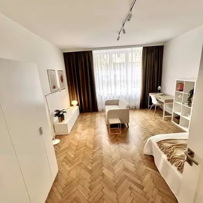 Location longue durée d’un appartement 3 pièces de 102 m² à Stare Miasto, Cracovie, Pologne