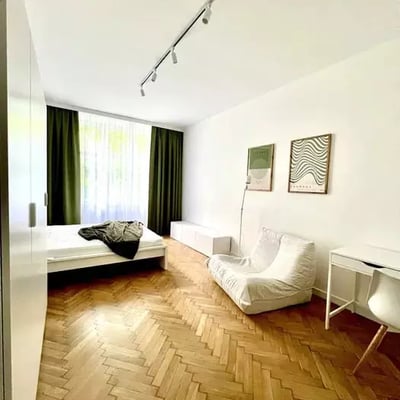 Location longue durée d’un appartement 3 pièces de 102 m² à Stare Miasto, Cracovie, Pologne