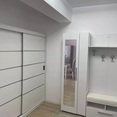 Alquiler a largo plazo de apartamento de 2 habitaciones, 46 m², Constanza, Rumanía