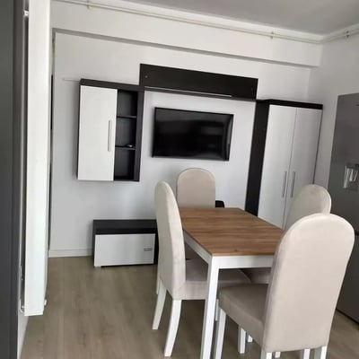 Alquiler a largo plazo de apartamento de 2 habitaciones, 46 m², Constanza, Rumanía