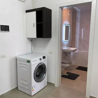 Alquiler a largo plazo de apartamento de 2 habitaciones, 46 m², Constanza, Rumanía