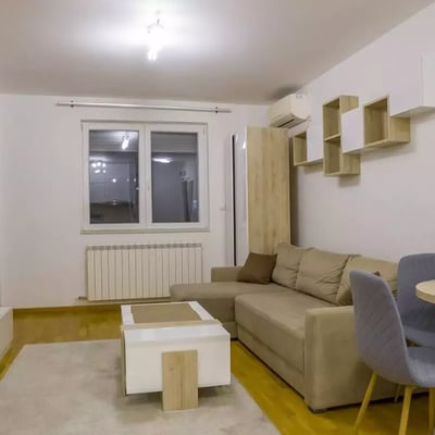 Location longue durée d’un appartement 2 pièces 40 m², Zvezdara, Belgrade, Serbie