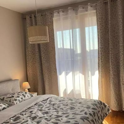 Alquiler a largo plazo de departamento de 2 habitaciones de 45 m² en Cracovia, Polonia