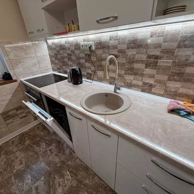 Alquiler a largo plazo de piso de 3 habitaciones en Nizhniy Briz, Varna, Bulgaria