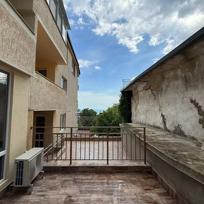 Langfristige Vermietung einer 3-Zimmer-Wohnung in Nizhniy Briz, Varna, Bulgarien