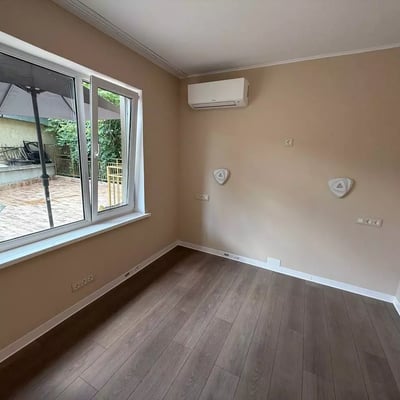 Langfristige Vermietung einer 3-Zimmer-Wohnung in Nizhniy Briz, Varna, Bulgarien