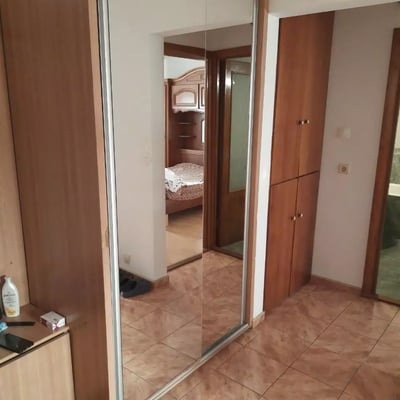 Location longue durée d’un appartement 2 pièces de 56 m² à Tomis III, Constanța, Roumanie