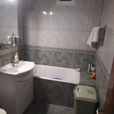 Location longue durée d’un appartement 2 pièces de 56 m² à Tomis III, Constanța, Roumanie
