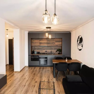 Langfristige Vermietung einer 2-Zimmer-Studio-Wohnung im Stadtteil Tractorul, Brașov, Rumänien