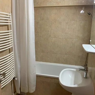 Долгосрочная аренда 2-комнатной квартиры 52 м² в районе Томис 2, Констанца, Румыния