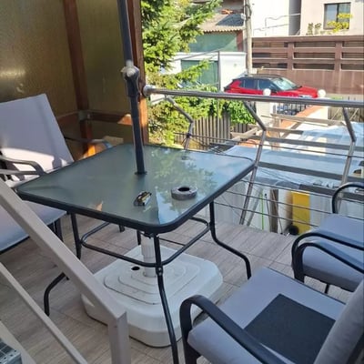 Location longue durée d’un appartement 5 pièces 150 m² à Faleza Nord, Constanța, Roumanie