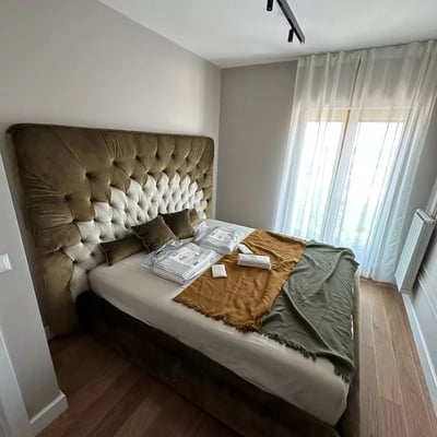 Alquiler a largo plazo de piso de 3 habitaciones 90 m² en Belgrado, Serbia