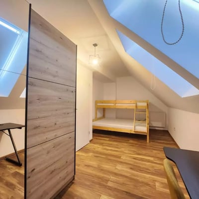 Long-term rent of a 4-room apartment in Tractоru district, Brașov, Romania