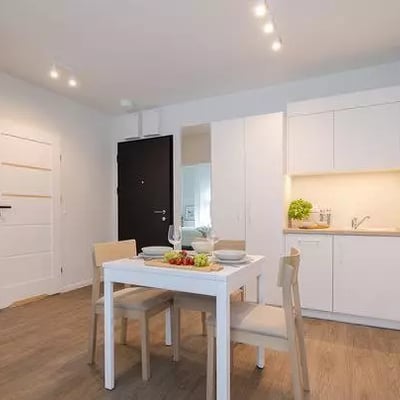 Alquiler a largo plazo de piso de 2 habitaciones 42 m² en el barrio Mokotów, Varsovia, Polonia