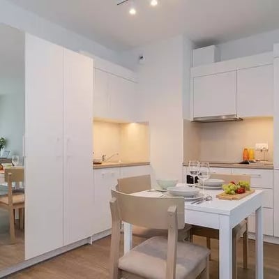 Alquiler a largo plazo de piso de 2 habitaciones 42 m² en el barrio Mokotów, Varsovia, Polonia