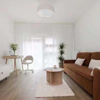 Alquiler a largo plazo de piso de 2 habitaciones 42 m² en el barrio Mokotów, Varsovia, Polonia