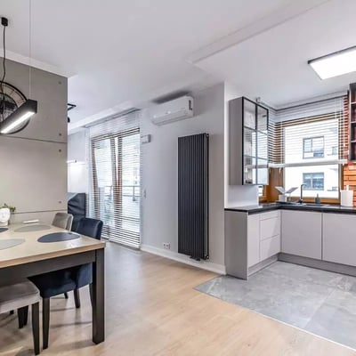 Alquiler a largo plazo de piso de 3 habitaciones 68 m² en el barrio Mokotów, Varsovia, Polonia