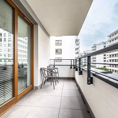 Alquiler a largo plazo de piso de 3 habitaciones 68 m² en el barrio Mokotów, Varsovia, Polonia