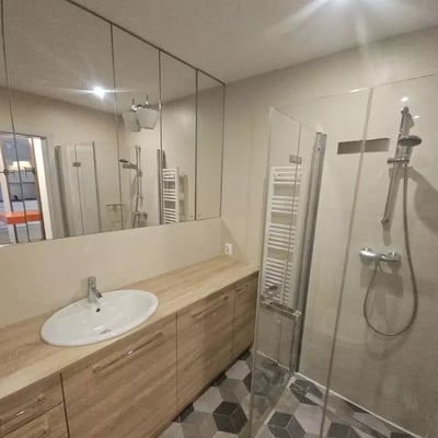 Location longue durée d’un appartement 3 pièces de 53 m² à Płaszów, Cracovie, Pologne