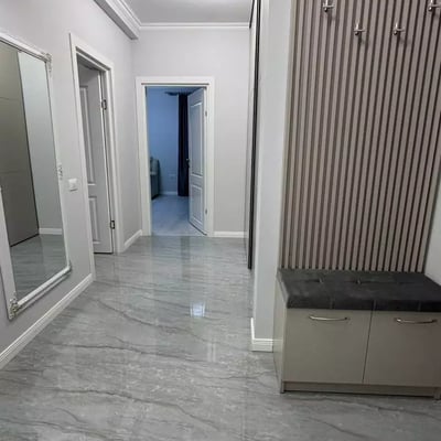 Location longue durée d’un appartement 2 pièces de 55 m² dans le quartier Inel 1, Constanța, Roumanie