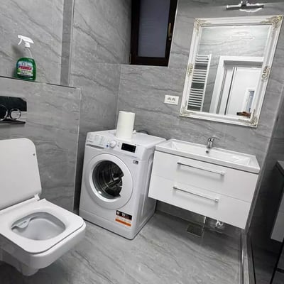 Location longue durée d’un appartement 2 pièces de 55 m² dans le quartier Inel 1, Constanța, Roumanie