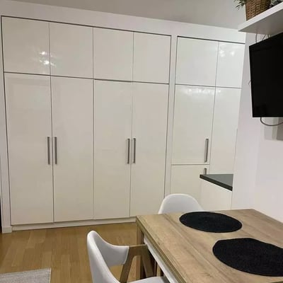Location longue durée : appartement 2 pièces 34 m² dans le quartier Stary Mokotów, Varsovie, Pologne