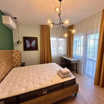 Долгосрочная аренда квартиры с 2 спальнями 100 м² в центре, Варна, Болгария